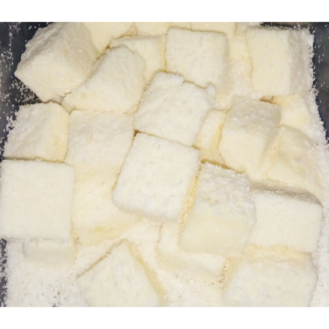 椰丝牛奶小方糕