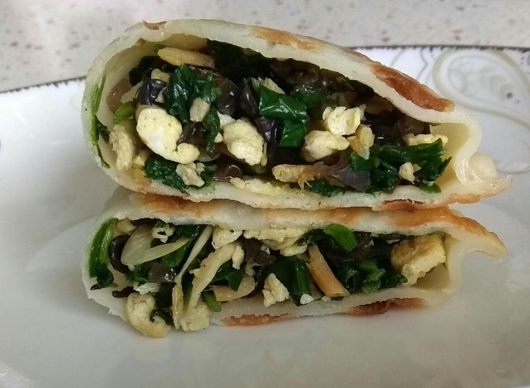 健康、低脂的菠菜虾皮鸡蛋木耳盒子