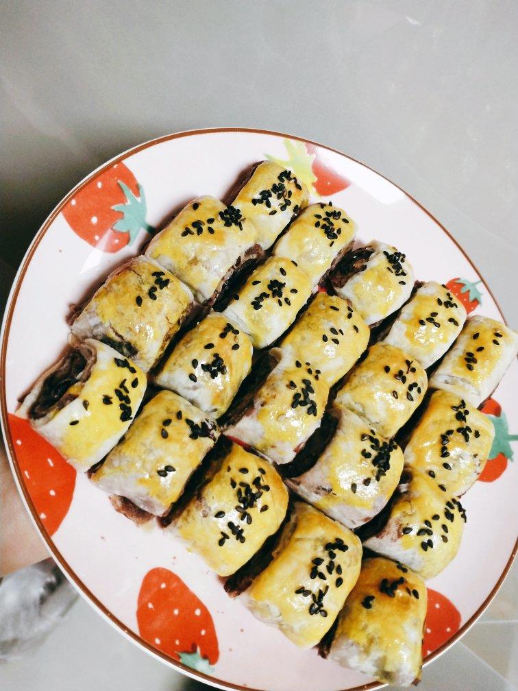 豆沙蛋黄酥皮卷