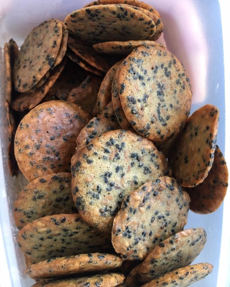 芝麻薄脆蛋白饼干