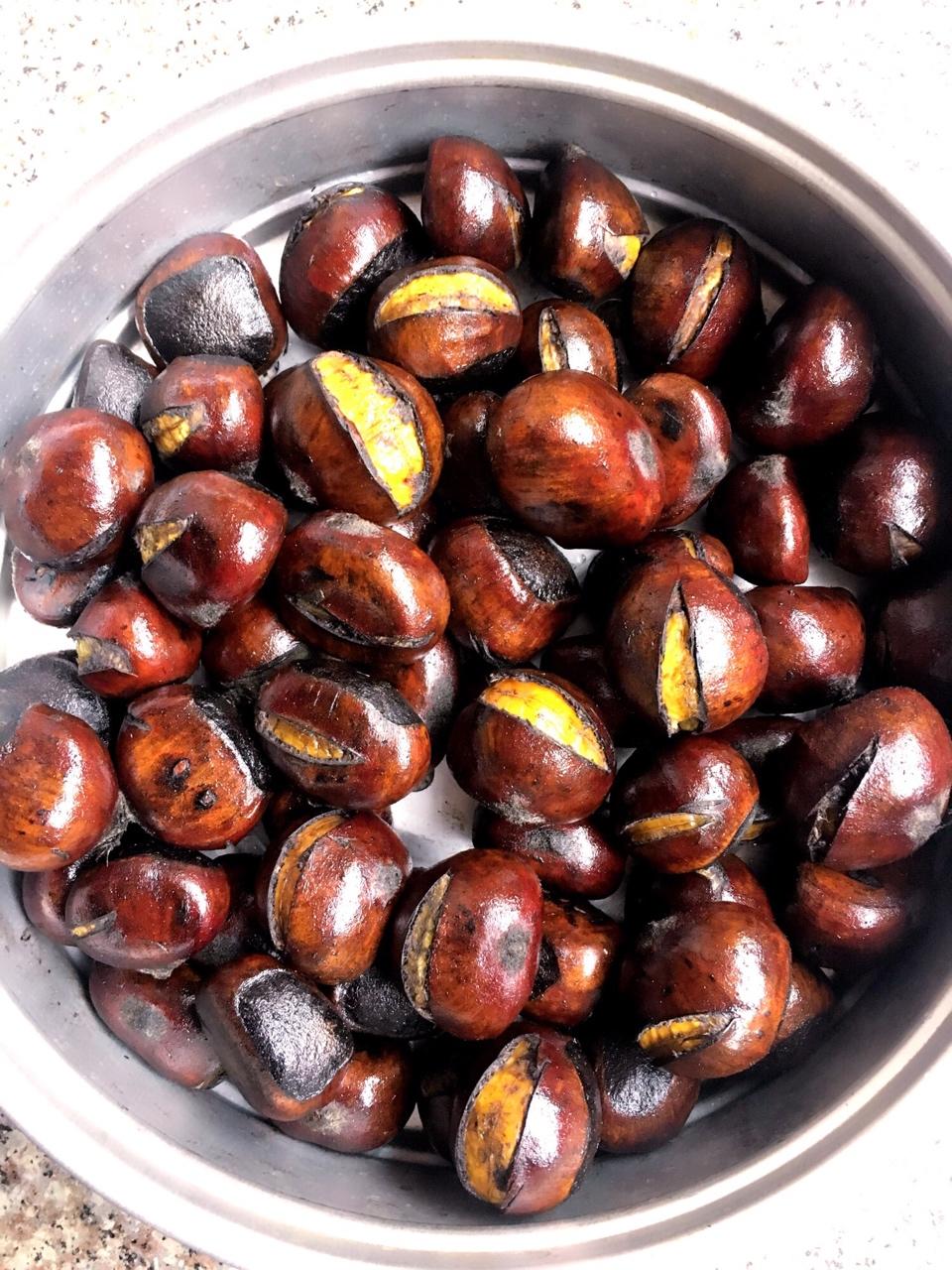 慵懒美丽的栗子