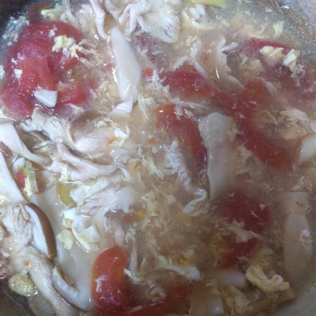 鲜姬松茸肉片汤(简单快捷一锅鲜~上班族的好选择)