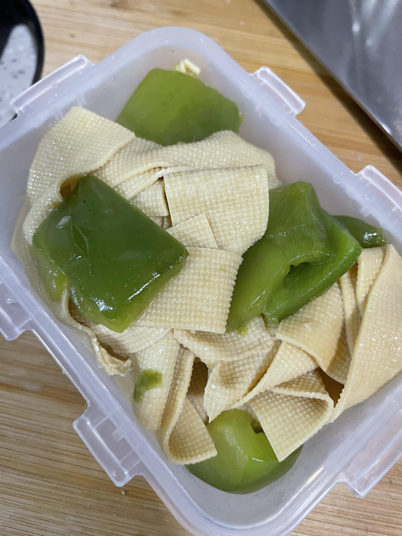 健康低卡家常菜——青椒豆腐皮