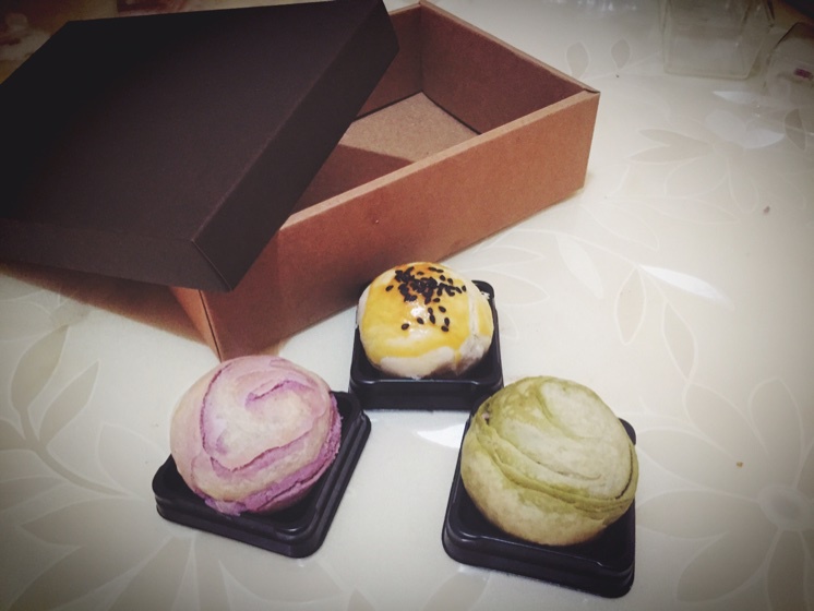 蛋黄酥~紫薯、抹茶、原味~花好月圆，中秋快乐~内附一次做六色蛋黄酥方法~