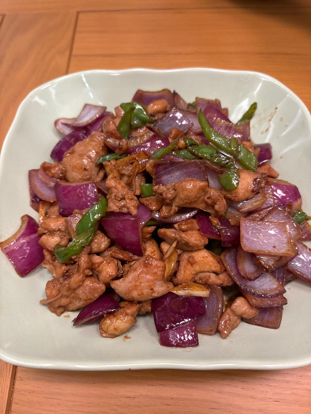 又香又嫩的洋葱炒鸡丁