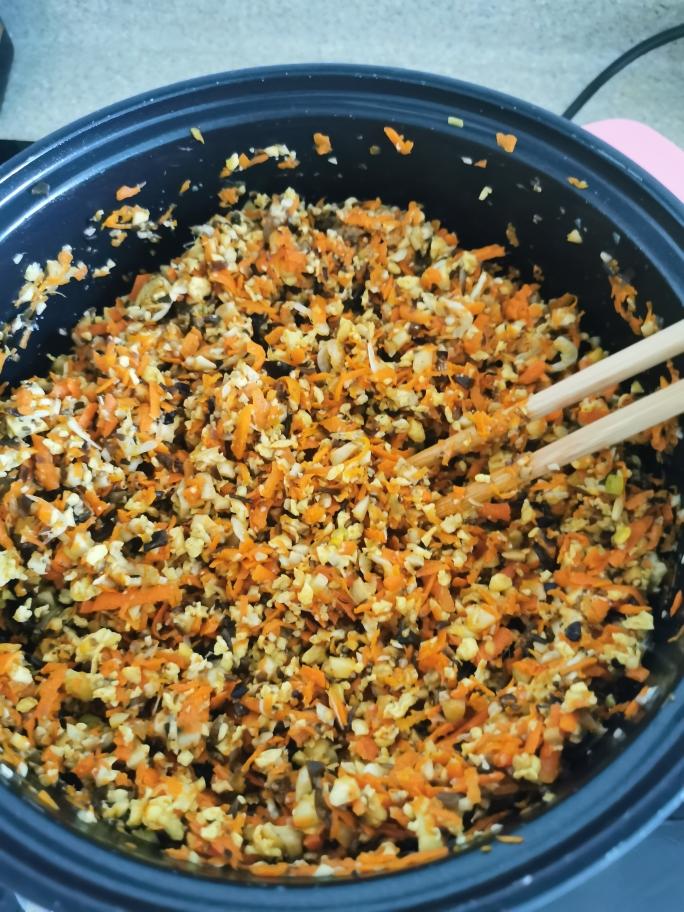 胡萝卜鸡蛋香菇木耳馅的做法