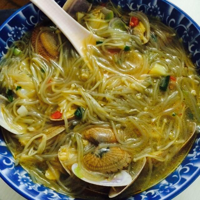 花甲粉丝炒金针菇