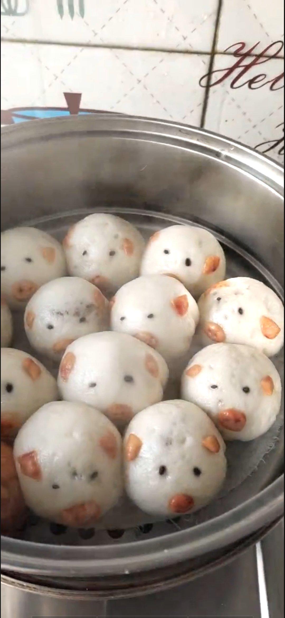 猪猪🐷奶黄包（内附简单超好吃的奶黄馅做法）