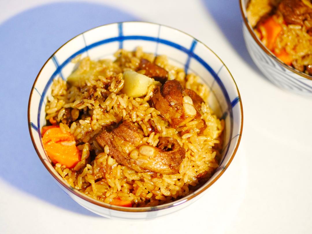 喷香排骨焖饭（爆好吃）