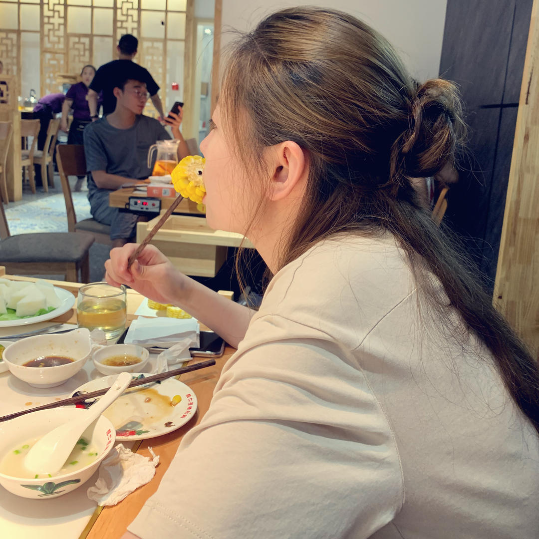 金金金金在做饭