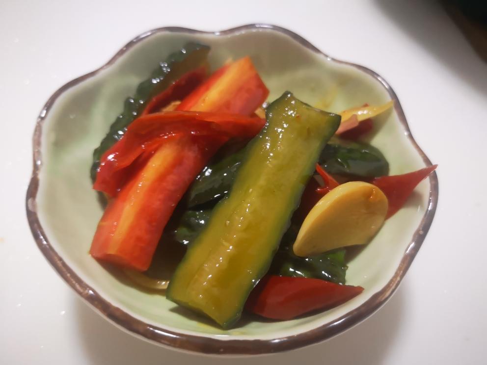 ✨酸辣腌黄瓜腌胡萝卜，酸爽开胃✨的做法
