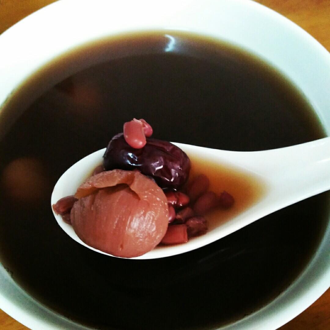 红枣桂圆红豆糖水的做法