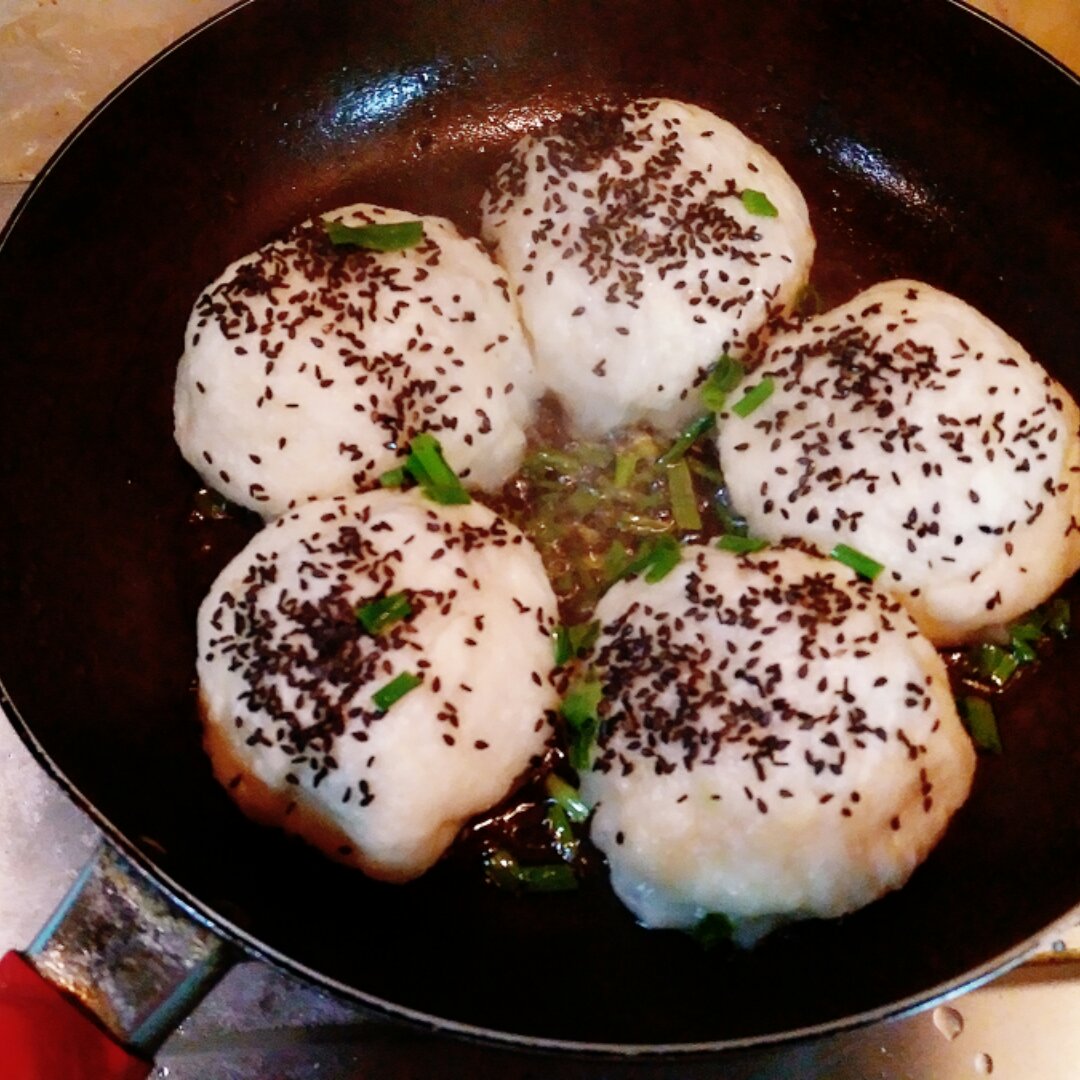 水煎包（韭菜）Fried Dumplings