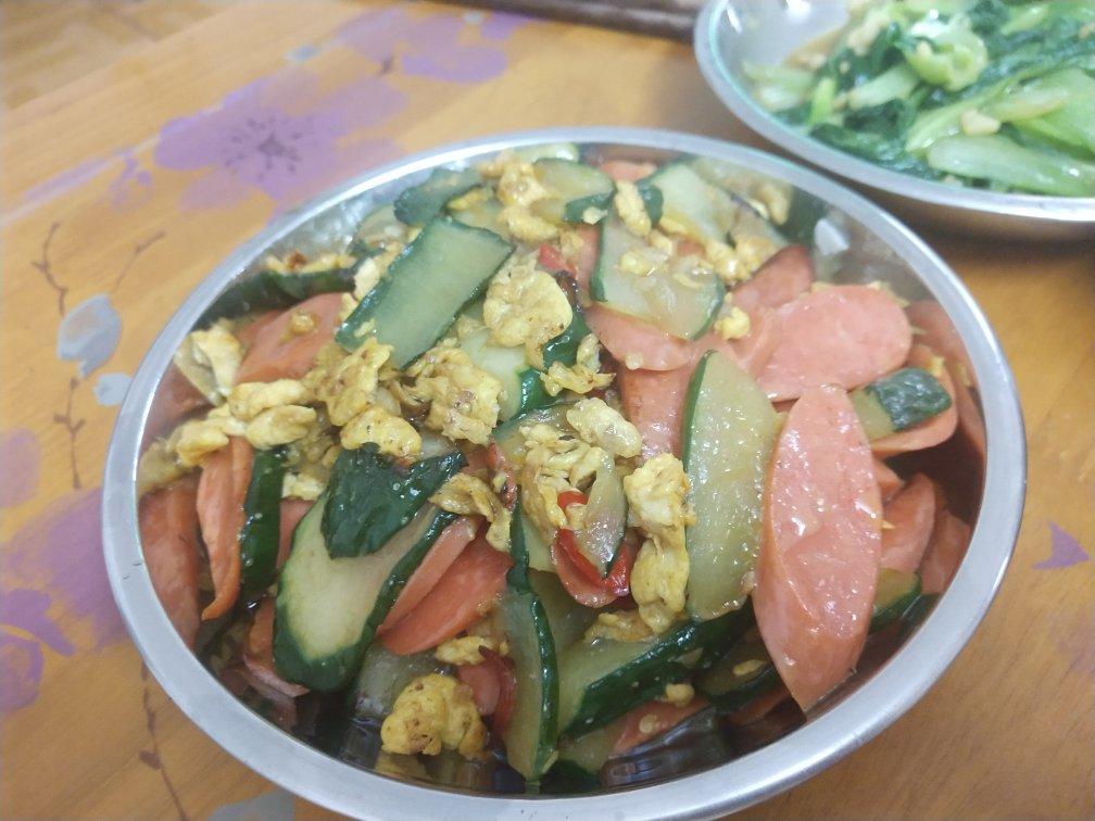 五分钟下饭菜黄瓜火腿炒鸡蛋