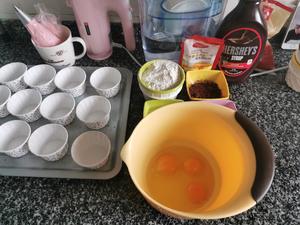韩式豆沙裱花巧克力蛋糕的做法 步骤2