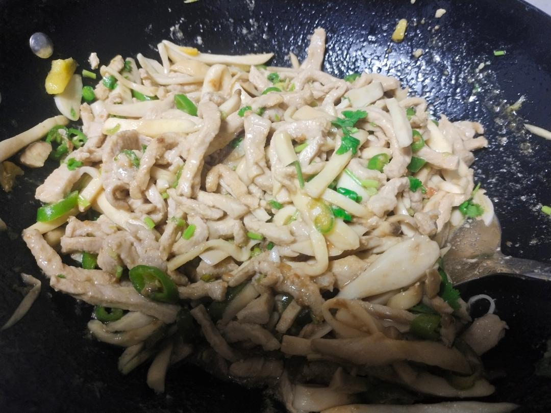 杏鲍菇炒肉丝