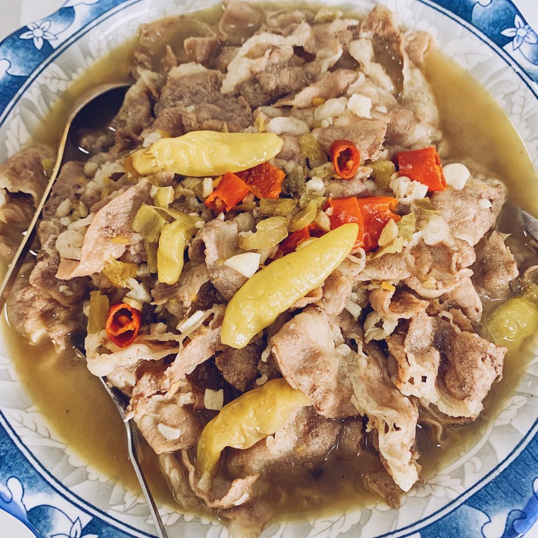 酸汤金针菇肥牛（开胃川菜）