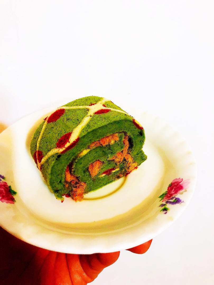 格纹抹茶彩绘蛋糕卷