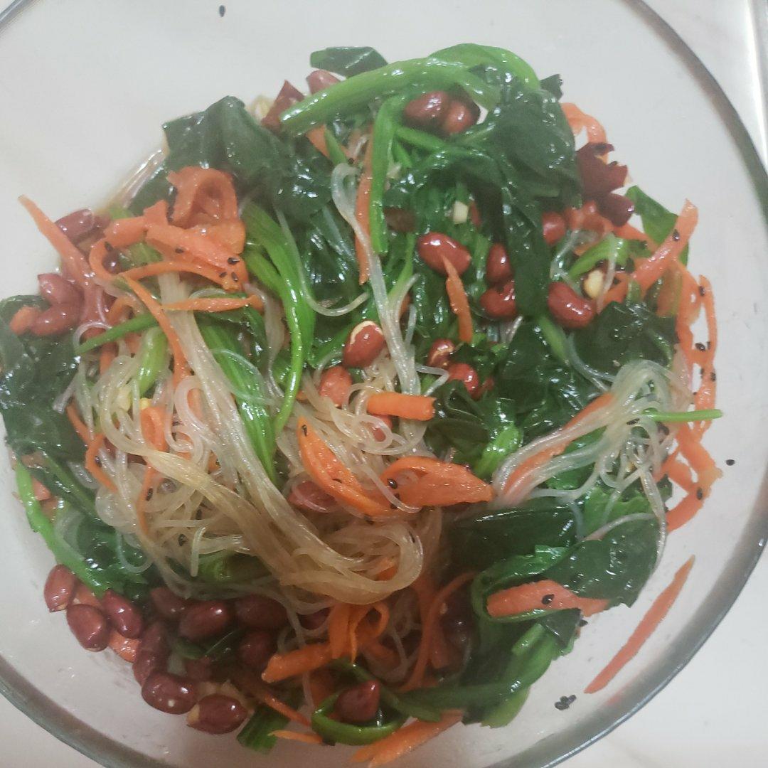 开胃爽口又营养的菠菜拌粉丝