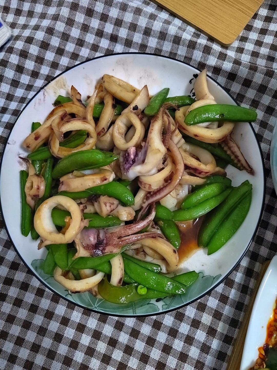 鱿鱼炒荷兰豆