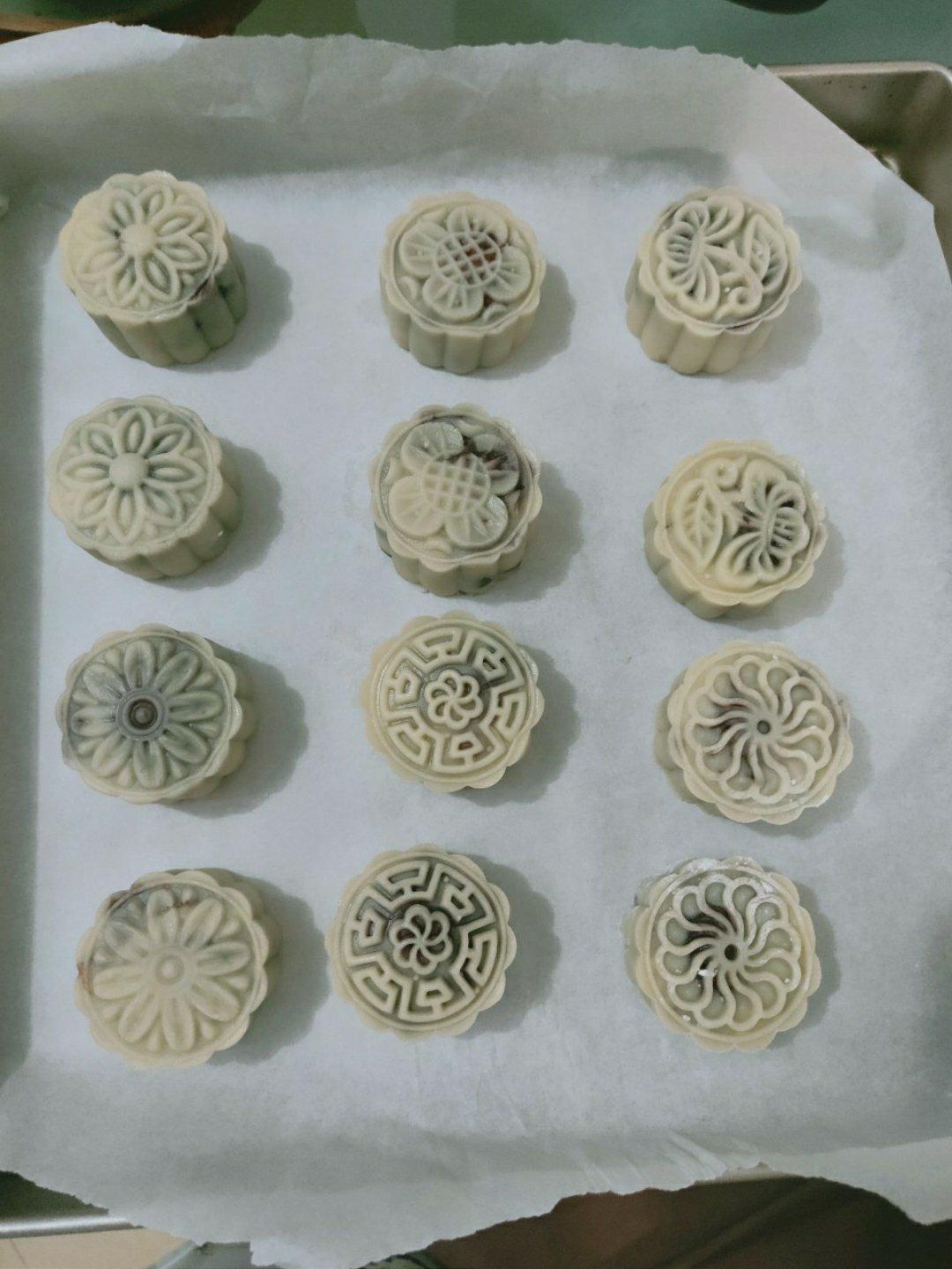 广式蛋黄莲蓉月饼