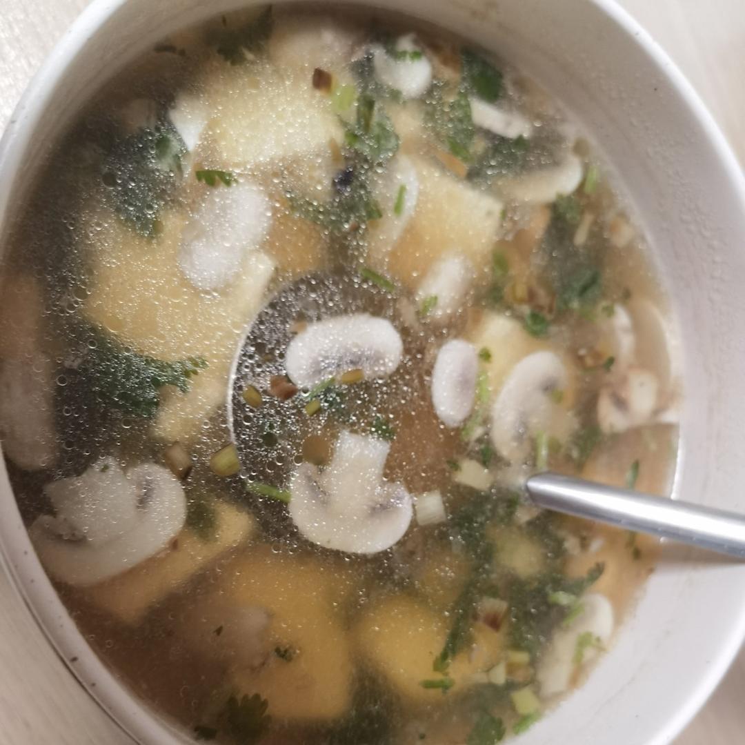 豆腐蘑菇汤（有鸡蛋哦）