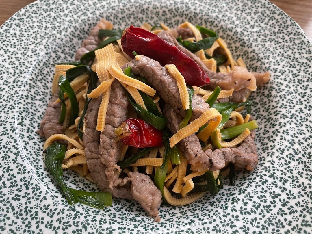 韭菜干丝炒牛肉（快手菜）