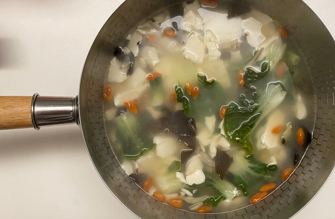 银鱼豆腐汤