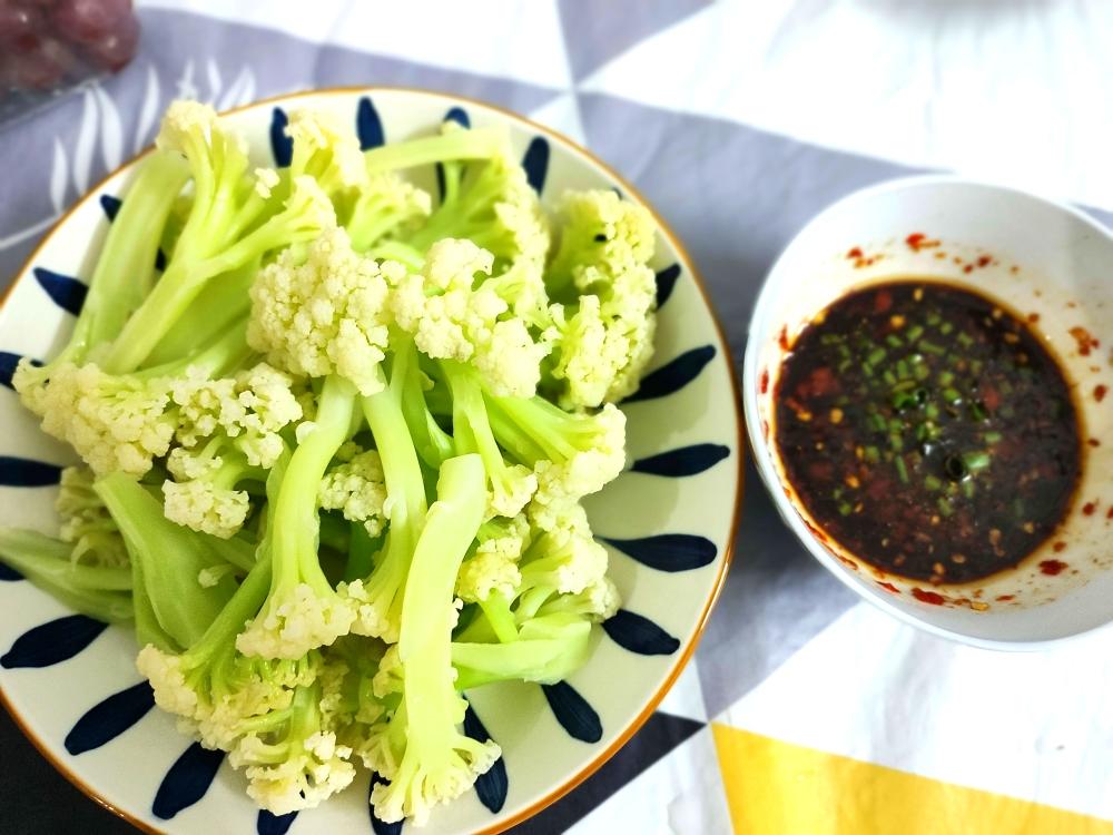 白灼白菜花的做法