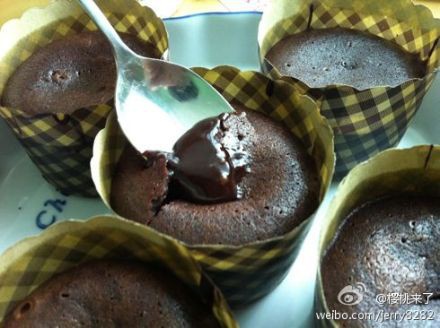 Molten Chocolate Cake--熔岩巧克力蛋糕