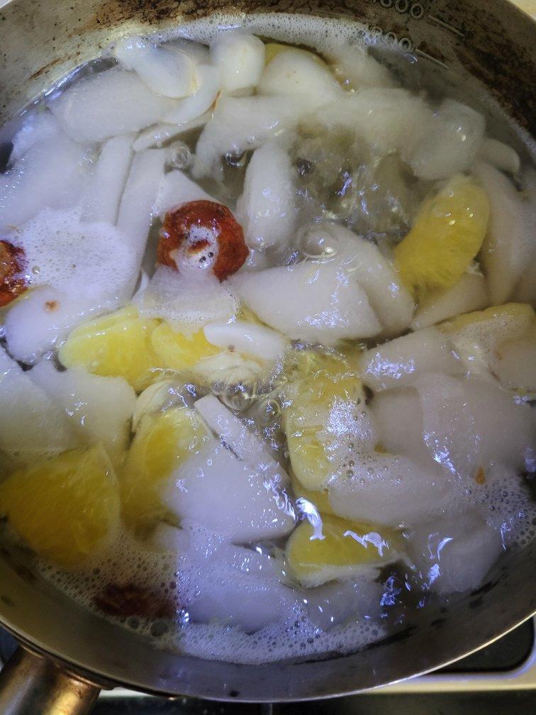 滋润止咳最佳糖水——冰糖雪莲柳橙梨