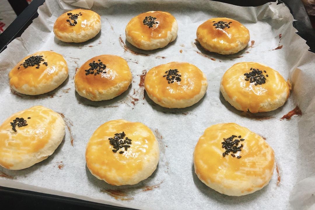 这么薄的皮，这么多的馅儿~~ | 金黄香酥的栗子肉松饼