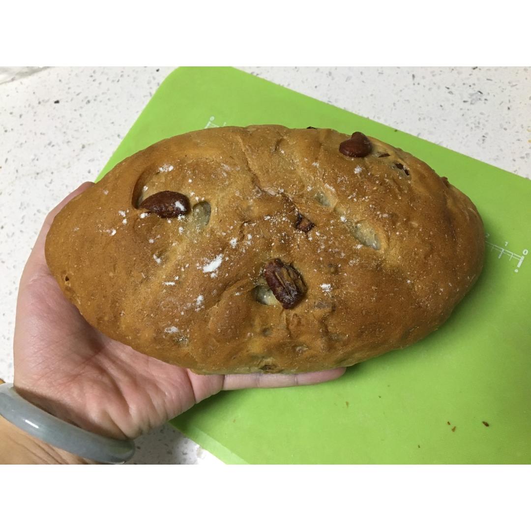 香蕉全麦果仁软欧包