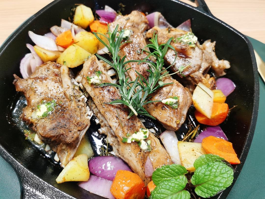 香草烤羊排的做法