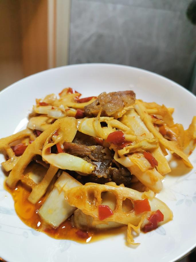 剁椒焖苦笋 下饭神器的做法