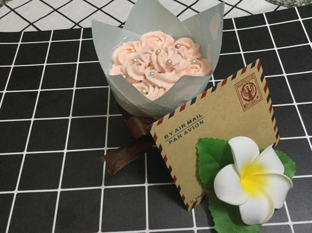 超简单方法制作别样cupcake的小玫瑰花