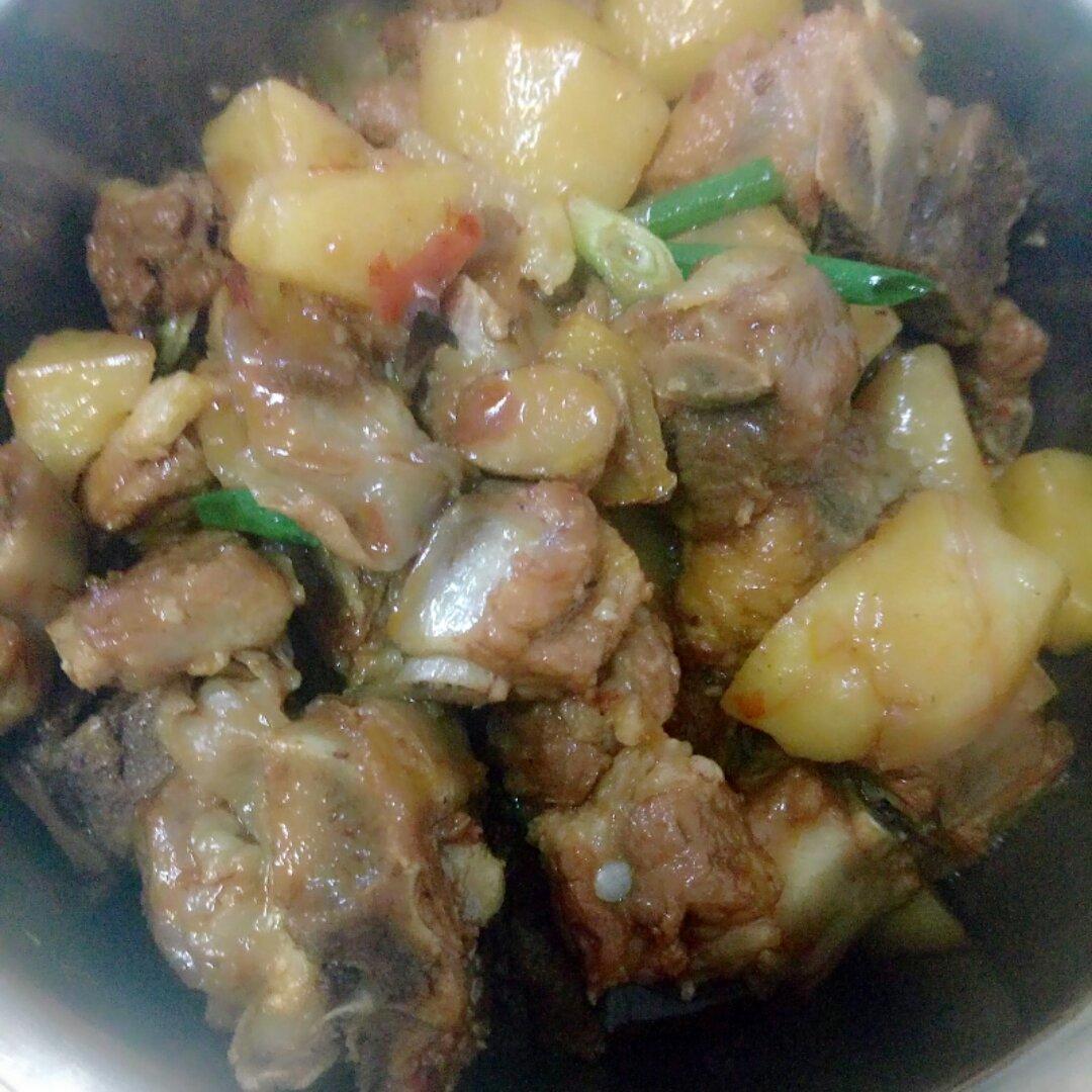 土豆烧排骨
