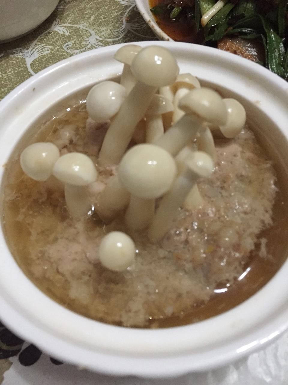 白玉菇肉饼（春回大地）