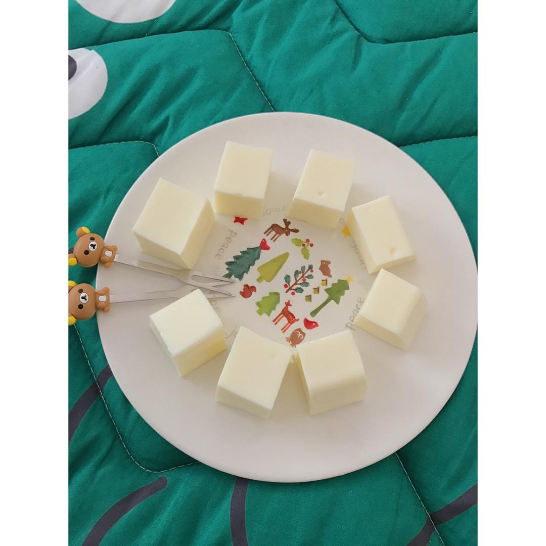 完胜85度C牛奶椰丝小方
