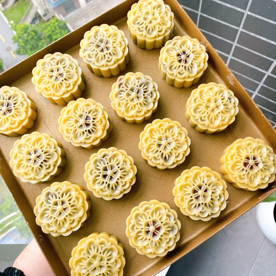 广式月饼—蛋黄冬翅月饼