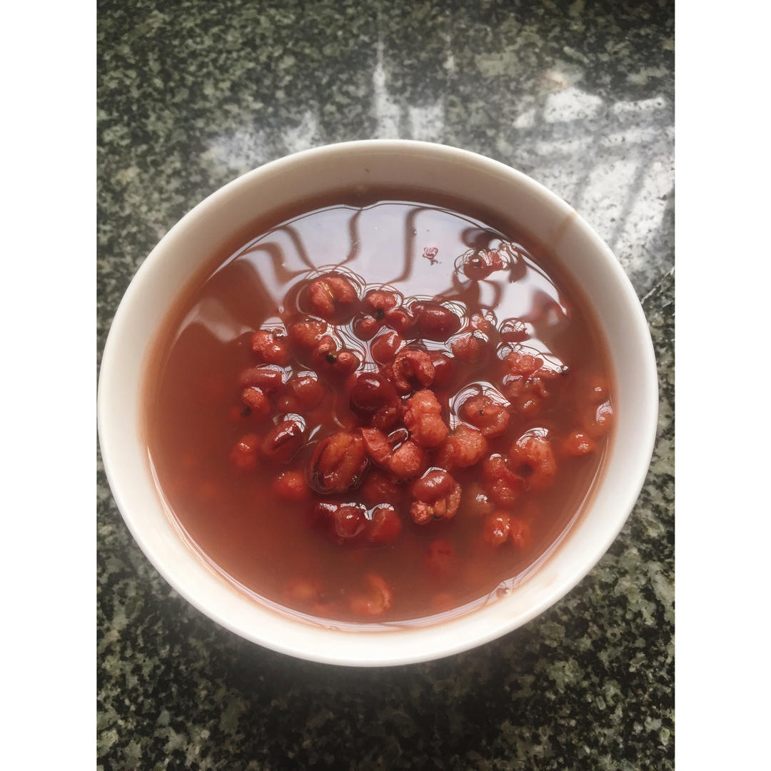 无情干饭人做的红豆薏仁汤