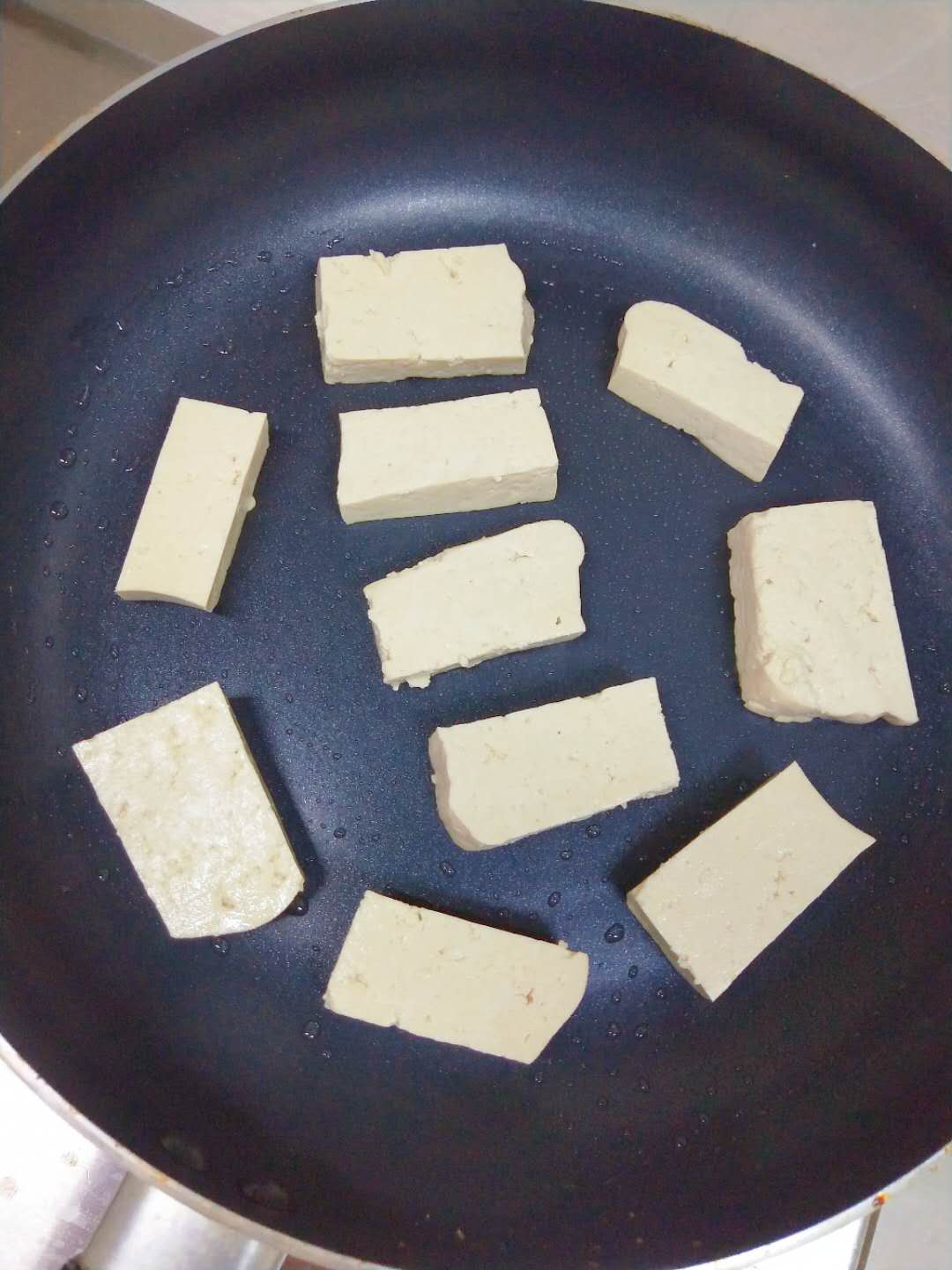 香香嫩嫩的水煎豆腐的做法 步骤4