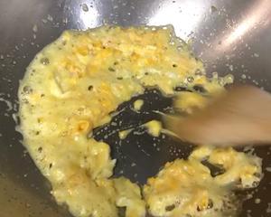 小孩版蛋炒饭的做法 步骤2