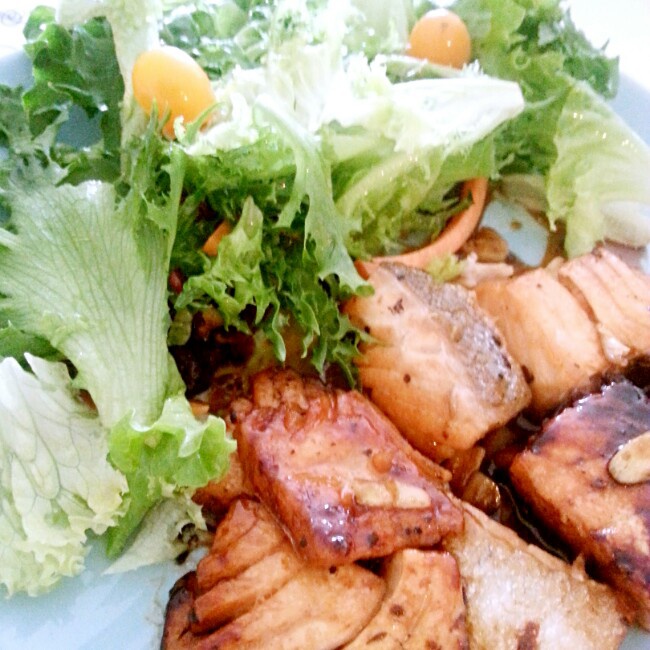 照烧三文鱼配煎芦笋