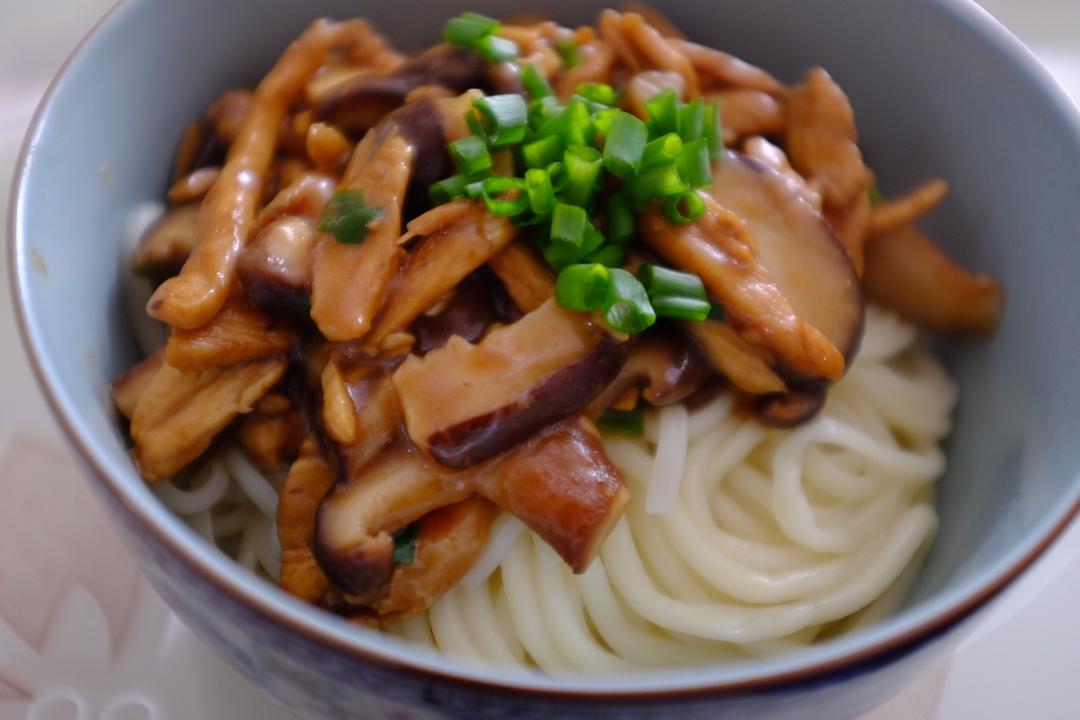 香浓香菇鸡肉面