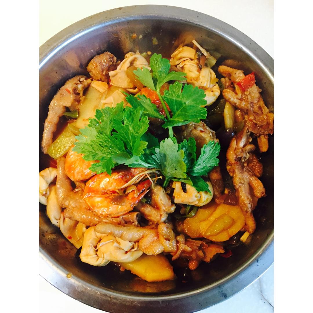 超简单的明虾鸡爪煲