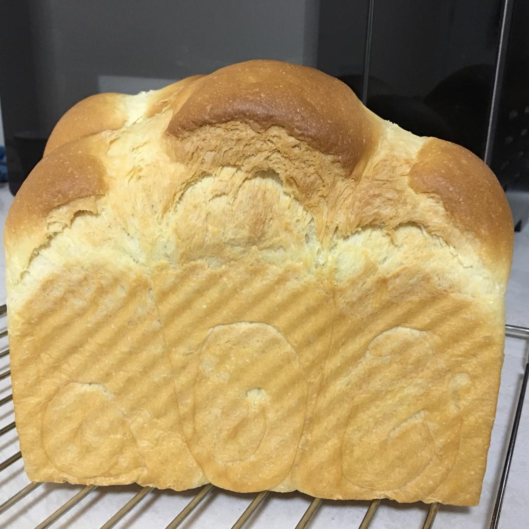 蛋黄炼奶吐司