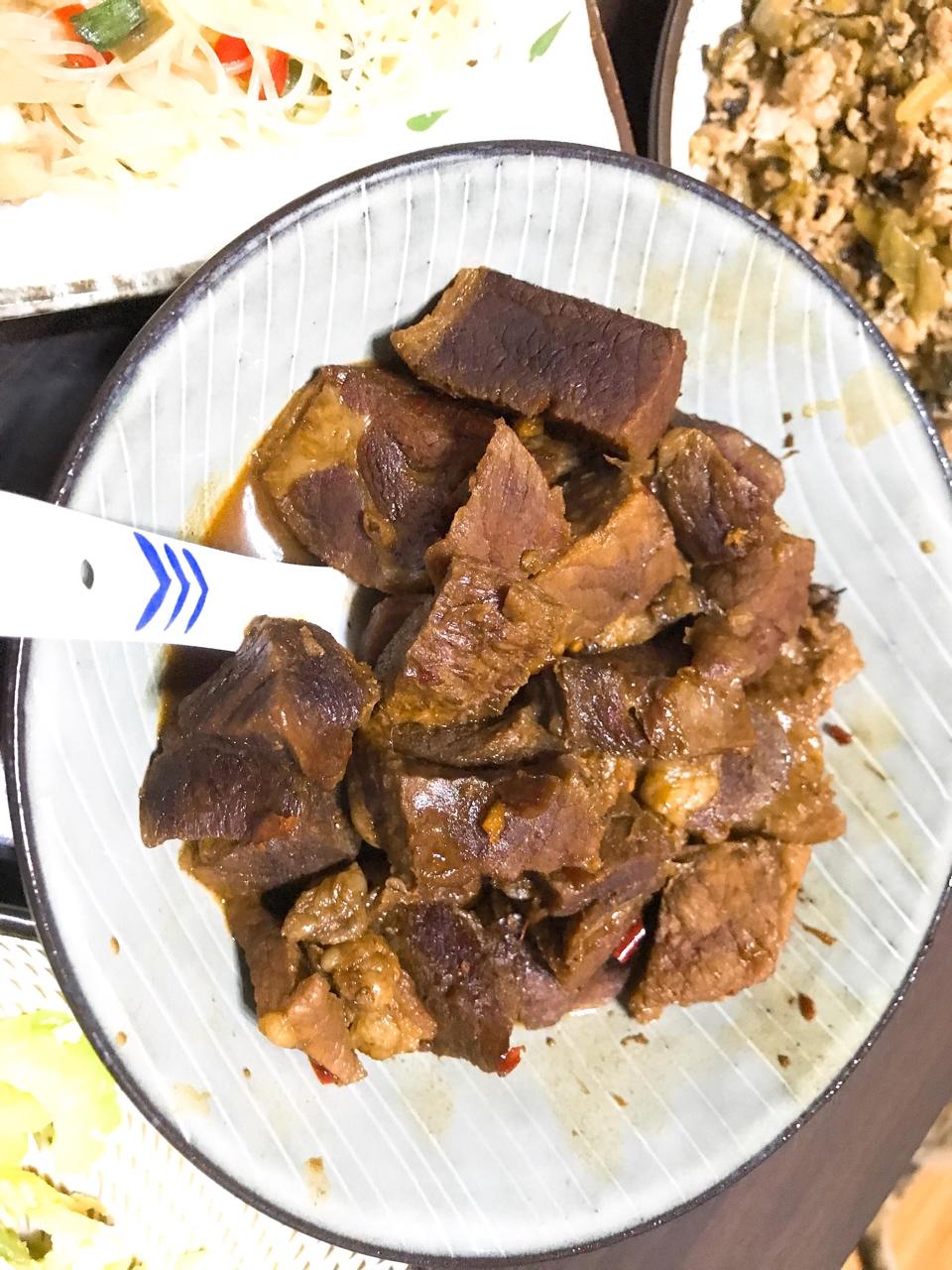 焖牛腩