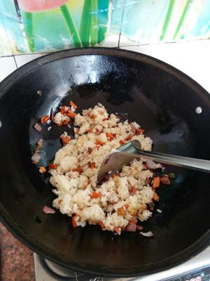 豆腐乳炒米饭的做法 步骤5