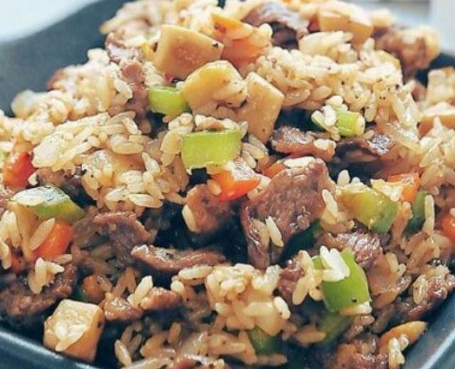 黑胡椒牛肉蔬菜炒饭的做法